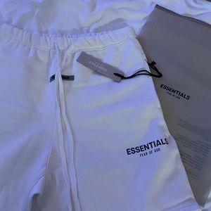 FOG ESSENTIALS SHORTS - SIZE S - WHITE
